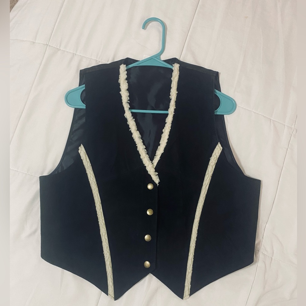 RARE Vintage 1980s Suede Leather Sherpa Trim, Lined Vest. Size M/L.